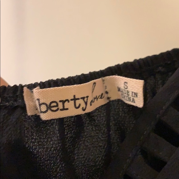 Black tank - Picture 3 of 3